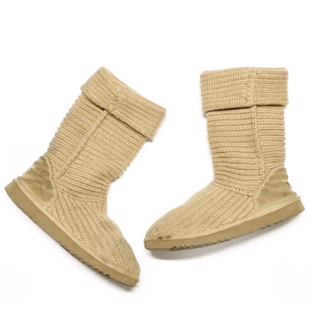UGG • Chestnut Tan Classic Knit Cardy Boots Sz 7